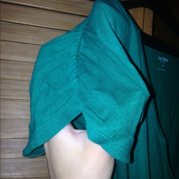 Express v neck top. - Picture 2 of 4